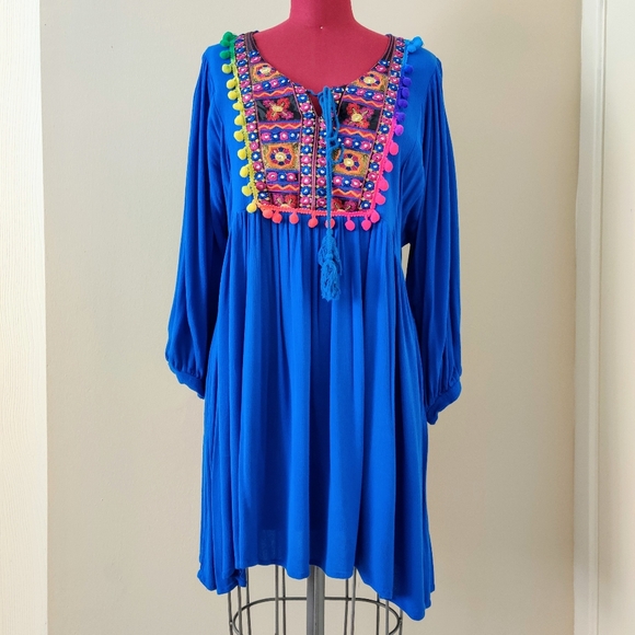 Velzera Dresses & Skirts - Velzera Embroidered Tunic Dress